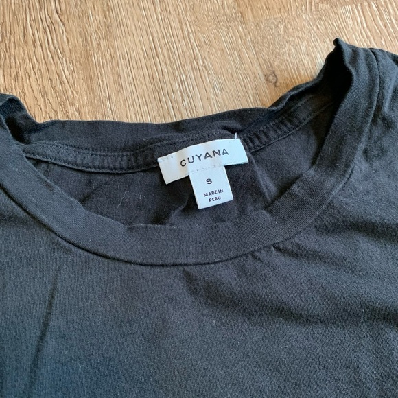Cuyana Pima Cropped Tee - Black - Picture 8 of 9